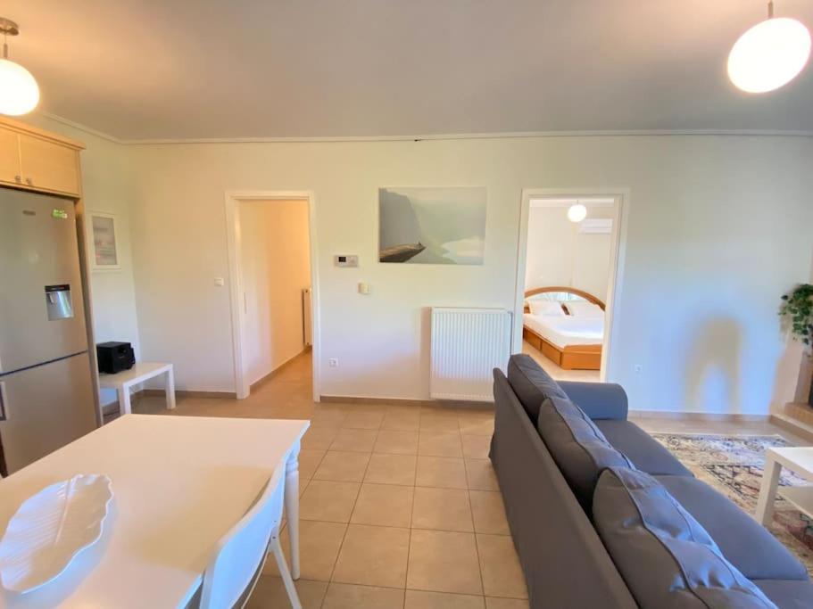 Cozy 2 Room Apartment With Garden Near Athens Air-Port أرتيميدا المظهر الخارجي الصورة