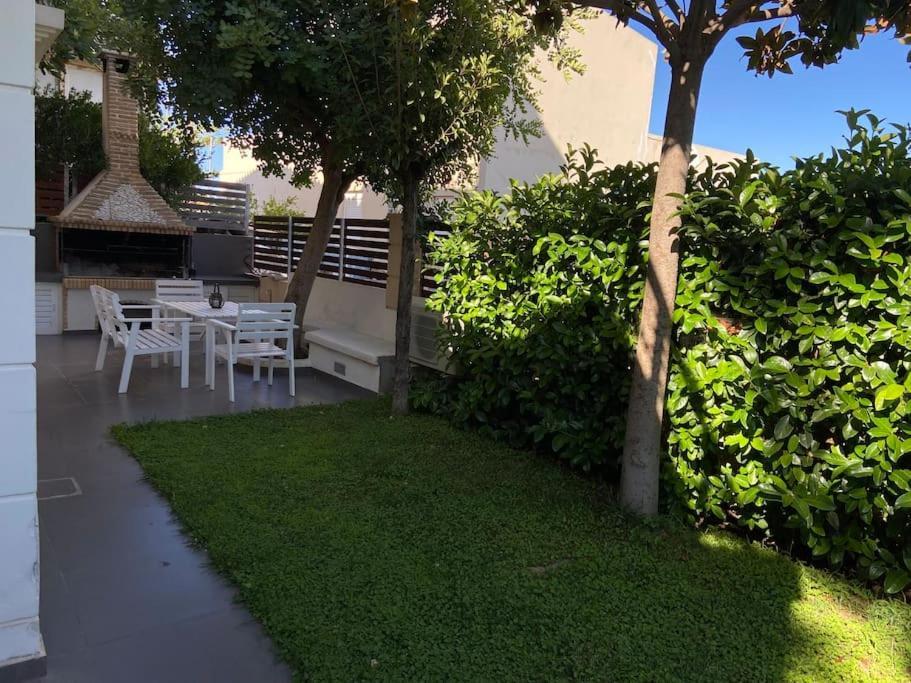 Cozy 2 Room Apartment With Garden Near Athens Air-Port أرتيميدا المظهر الخارجي الصورة